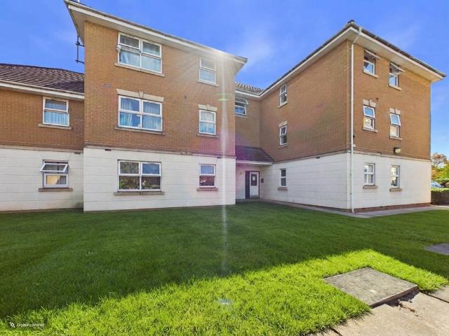 Flat for sale in Chalvey, Slough