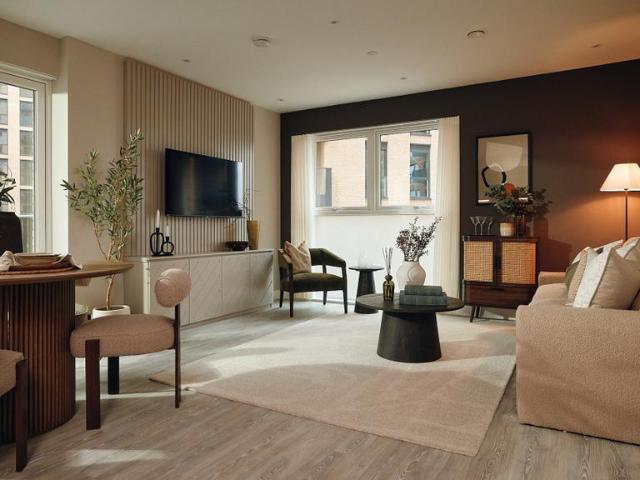 Flat for sale in Strand-on-the-Green, Greater London