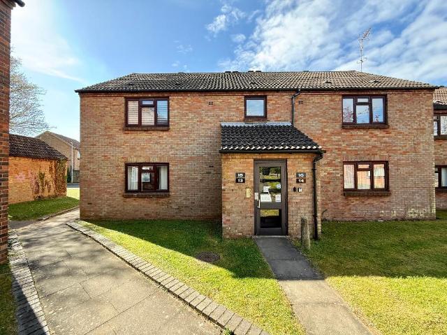 Flat for sale in Warden Hill, Luton