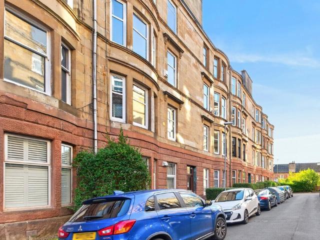 Flat for sale in Battlefield, Glasgow