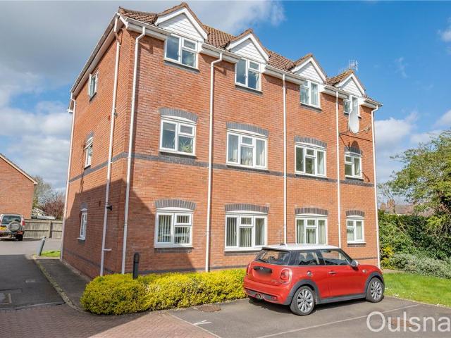 Flat for sale in Bromsgrove