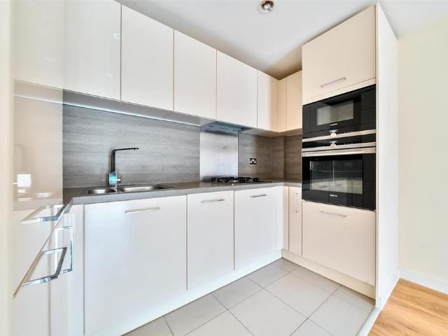 Flat for sale in The Butts, Kent