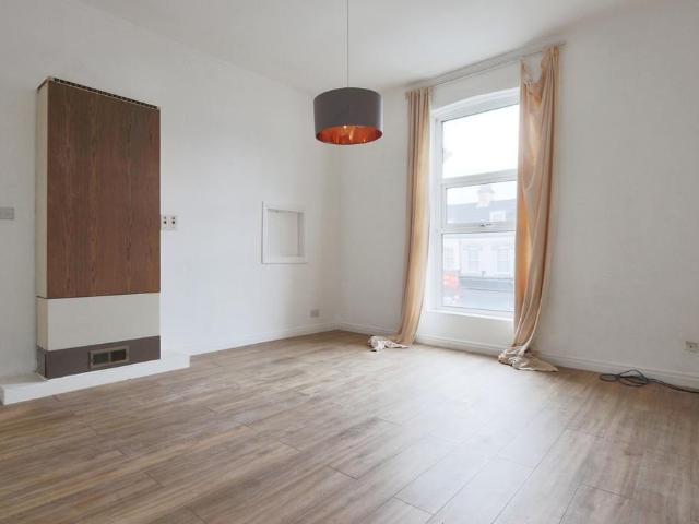 Flat for sale in Hull, City Of Kingston Upon Hull