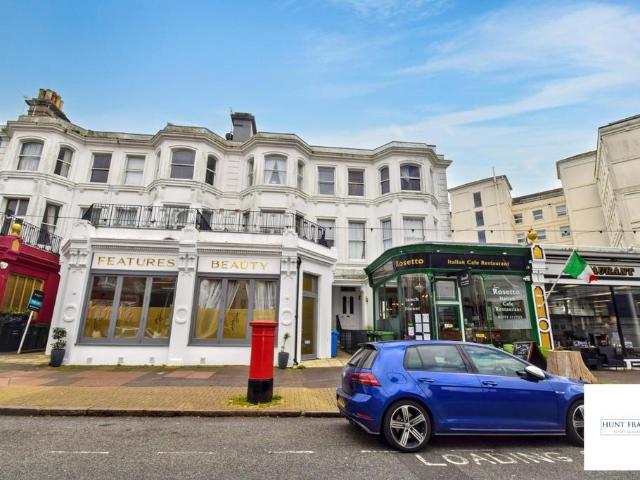 Flat for sale in Eastbourne, East Sussex