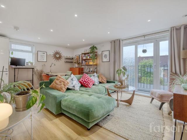 Flat for sale in Navestock Side, Essex