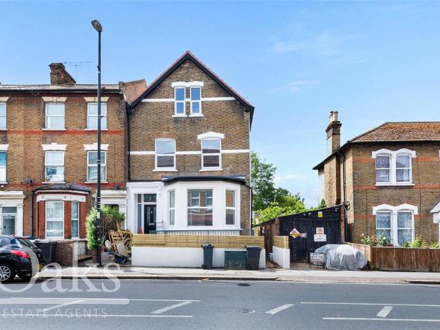 Flat for sale in London Borough of Croydon, Isle Of Man