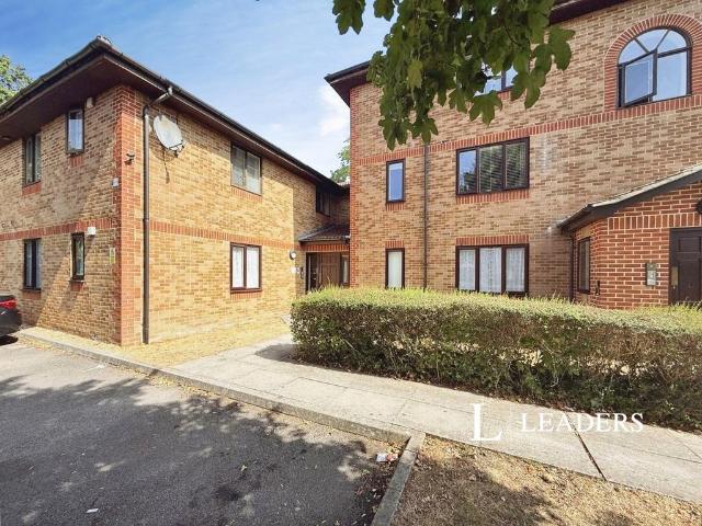 Flat for sale in Maybush, City Of Southampton