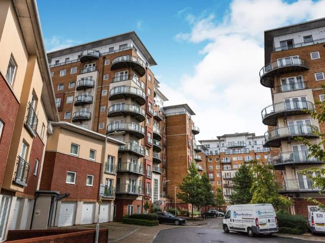 Flat for sale in Brookvale, Basingstoke and Deane