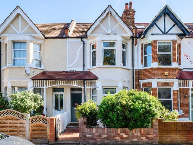Flat for sale in West Ealing, Greater London