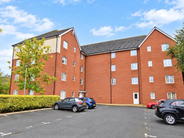 Flat for sale in Castleton, Rochdale