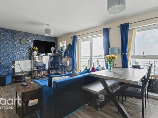Flat for sale in Swanscombe and Greenhithe, Monks Orchard