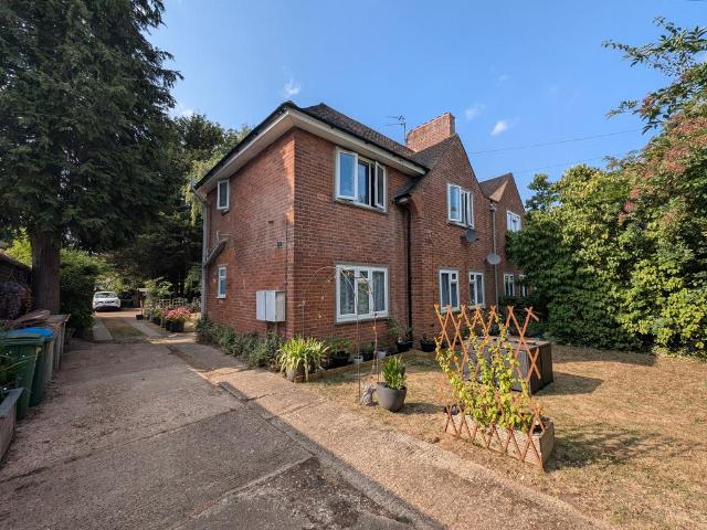Flat for sale in Southcourt, Aylesbury