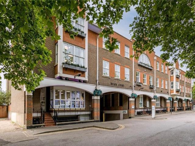 Flat for sale in Arbury, Cambridgeshire