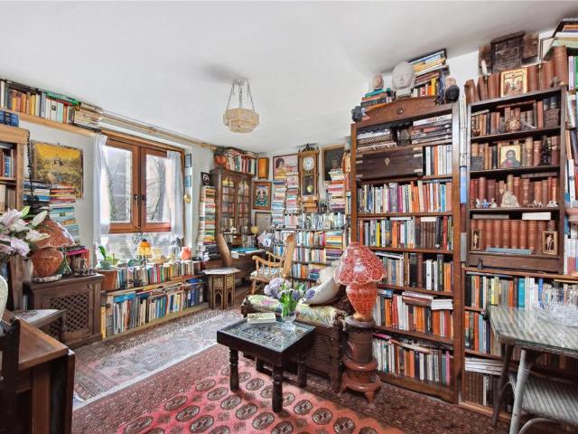 Flat for sale in Clapton, Upper Clapton