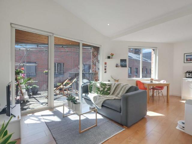 Flat for sale in Bromley-by-Bow, Poplar Grove