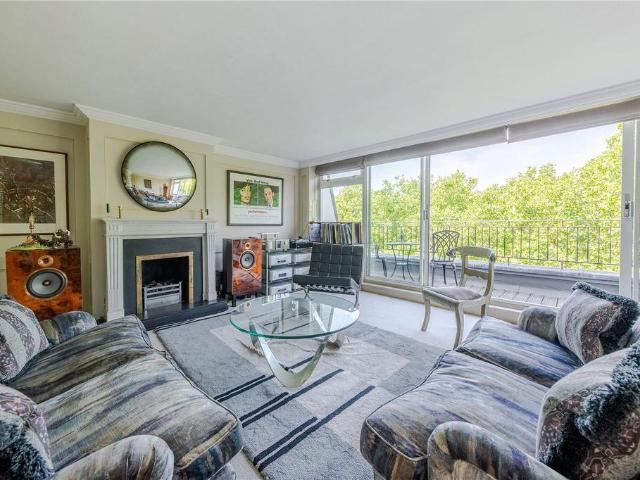 Flat for sale in Belgravia, Greater London