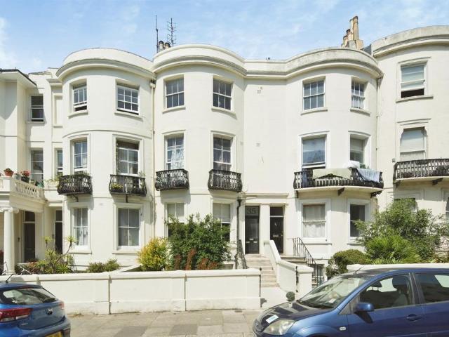 Flat for sale in Brunswick