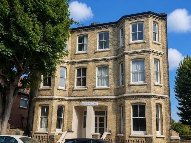Flat for sale in Brunswick