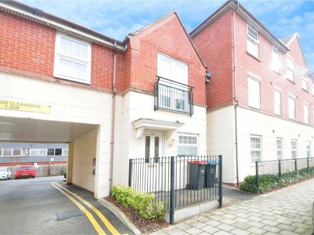 Flat for sale in Newtown, Chester