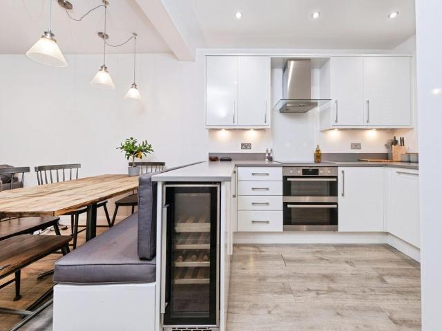 Flat for sale in Evershot, Oxfordshire