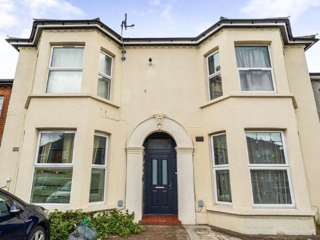 Flat for sale in Greater London