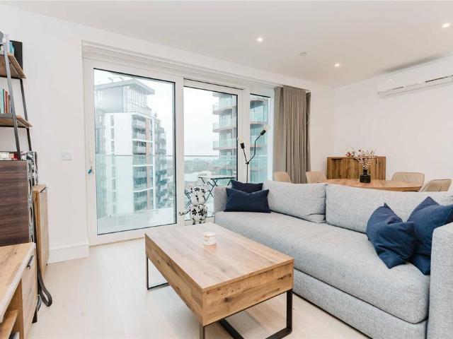 Flat for sale in Callis Yard, Greater London