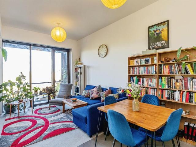 Flat for sale in Imperial Park, Bristol