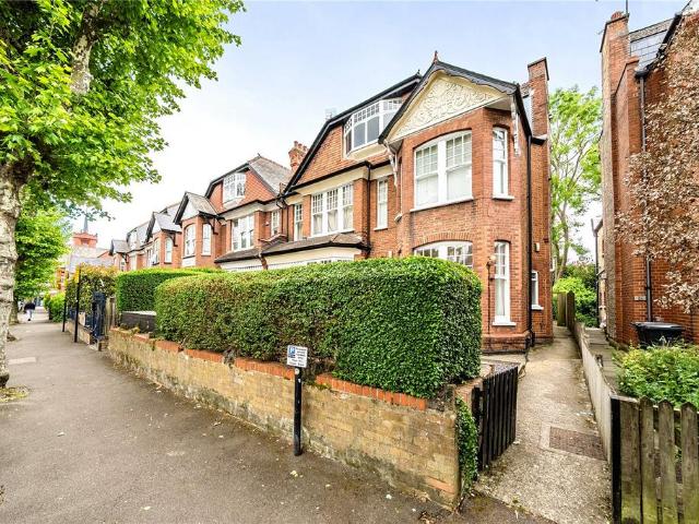 Flat for sale in Muswell Hill, Greater London