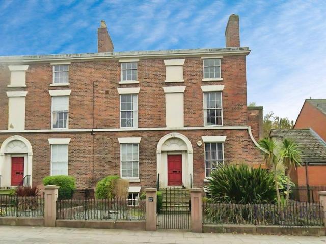 Flat for sale in Calderstones