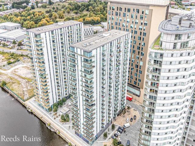 Flat for sale in Salford, Greater Manchester