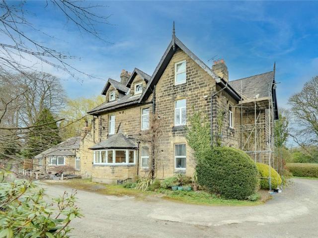 Flat for sale in West Yorkshire