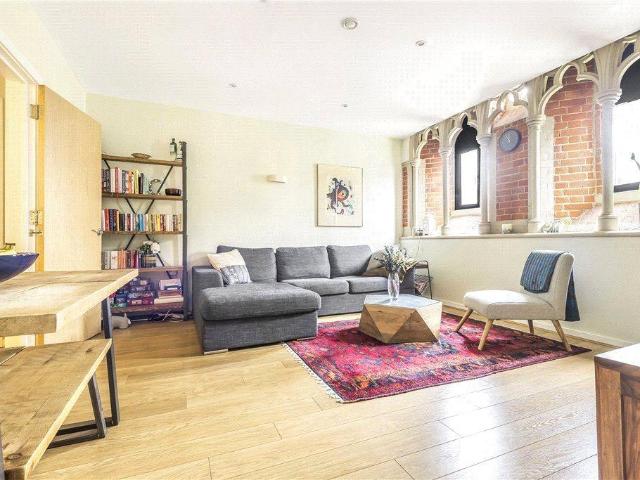 Flat for sale in Bermondsey, Greater London