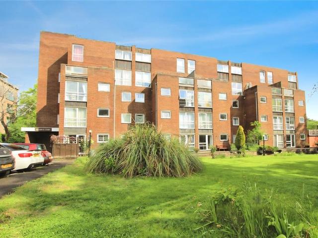 Flat for sale in Reading