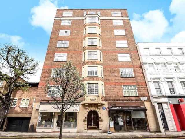 Flat for sale in Brompton, Greater London