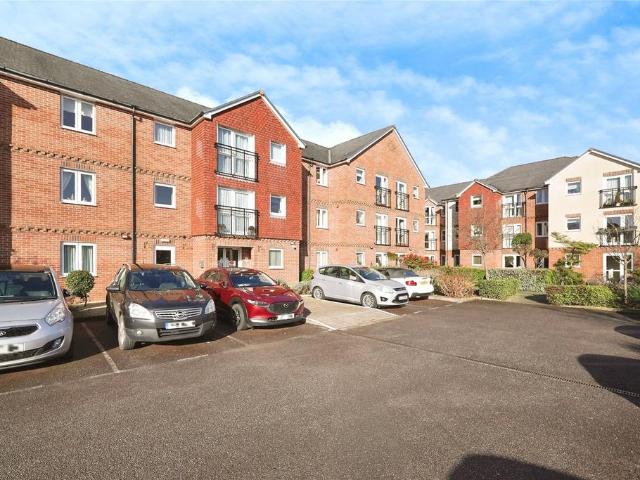 Flat for sale in Folkestone