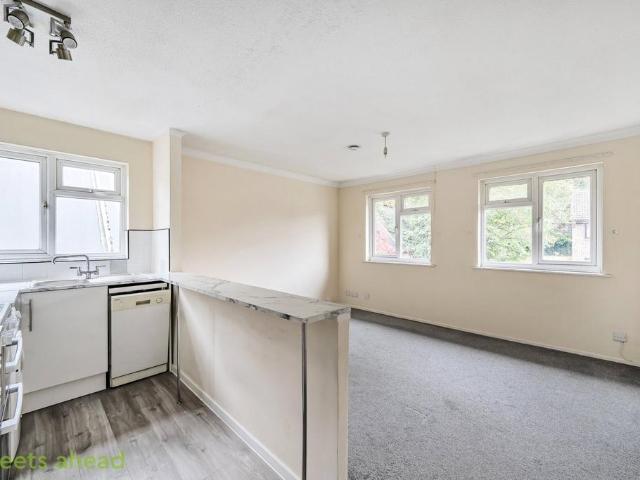 Flat for sale in Anerley, Greater London