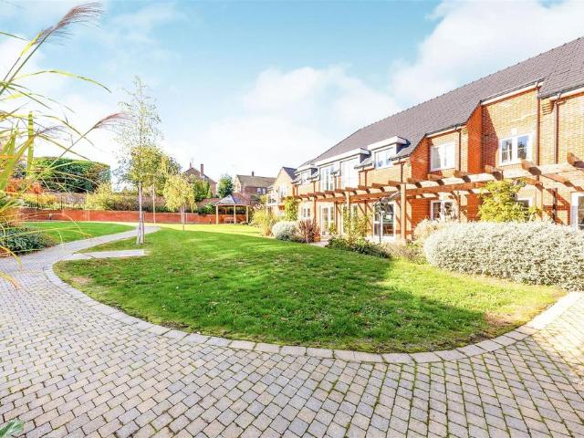 Flat for sale in King's Walden, Hertfordshire