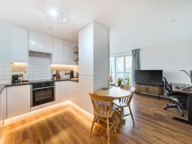 Flat for sale in Barnsbury, Greater London