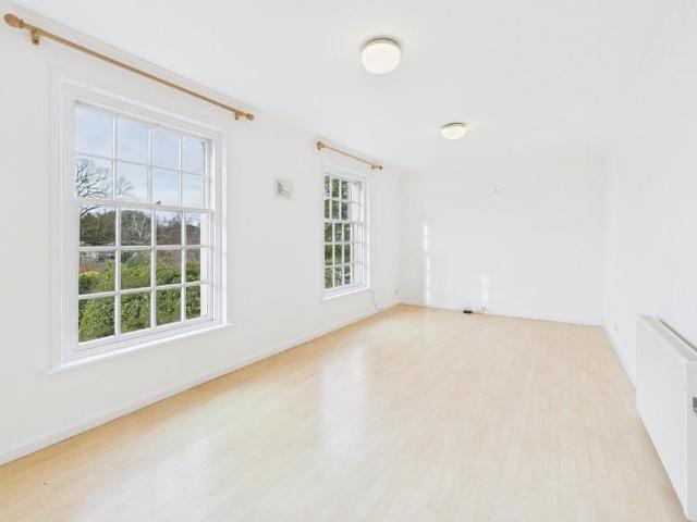 Flat for sale in Barbourne, Worcester