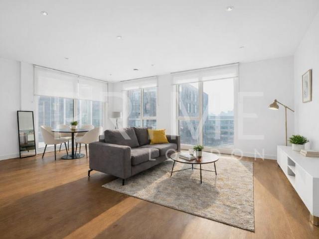 Flat for sale in Elephant and Castle, Greater London