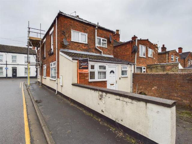 Flat for sale in Staniland, Boston
