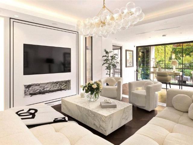 Flat for sale in East Marylebone, Mayfair