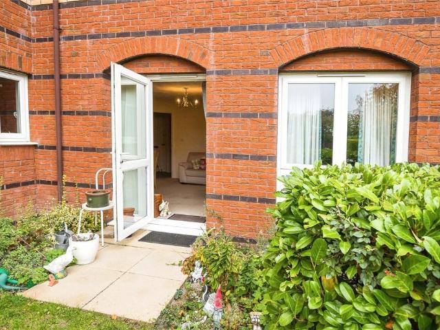 Flat for sale in Upton Heath, Chester