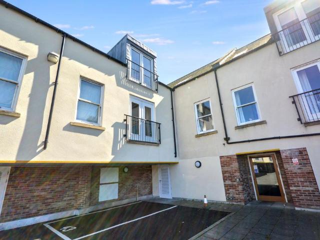 Flat for sale in Alnwick, Northumberland
