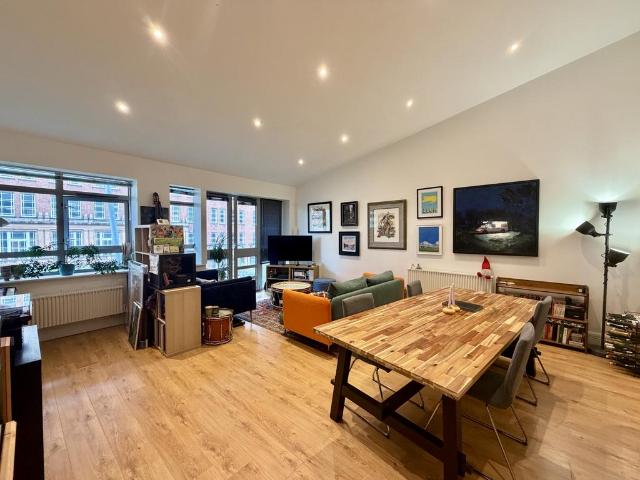 Flat for sale in City Centre, Georgia
