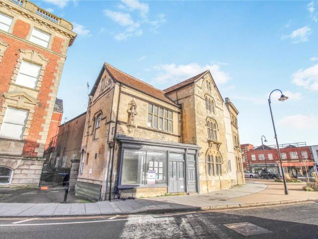 Flat for sale in Trowbridge