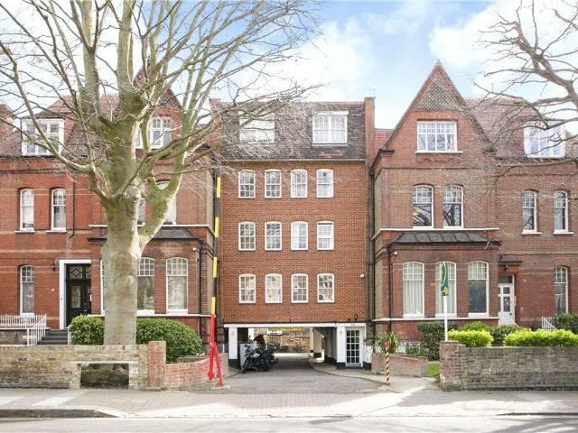 Flat for sale in Putney, Greater London