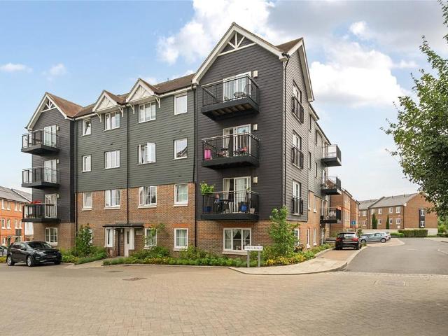 Flat for sale in The Butts, Kent