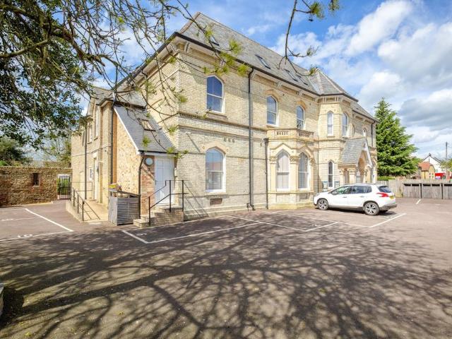 Flat for sale in St. Ives, Huntingdon