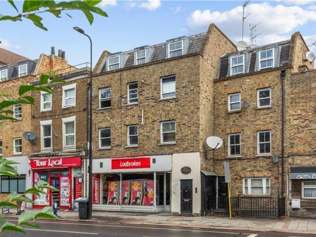 Flat for sale in Camberwell, Greater London